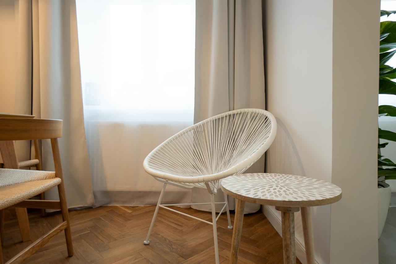 Chic 94M2 Apartment With A King-Size Bed เวียนนา ภายนอก รูปภาพ